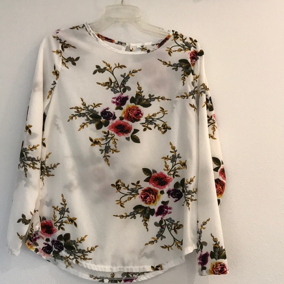 Tops - Floral blouse